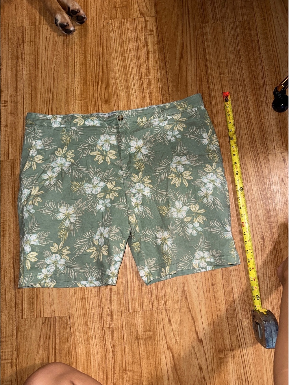 IZOD Saltwater Men's Stretch Floral Shorts Size 40 Waist